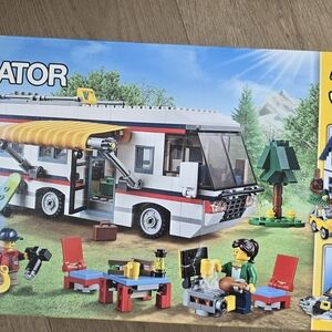 LEGO Creator Adventure Camper Set - White, Red, Yellow